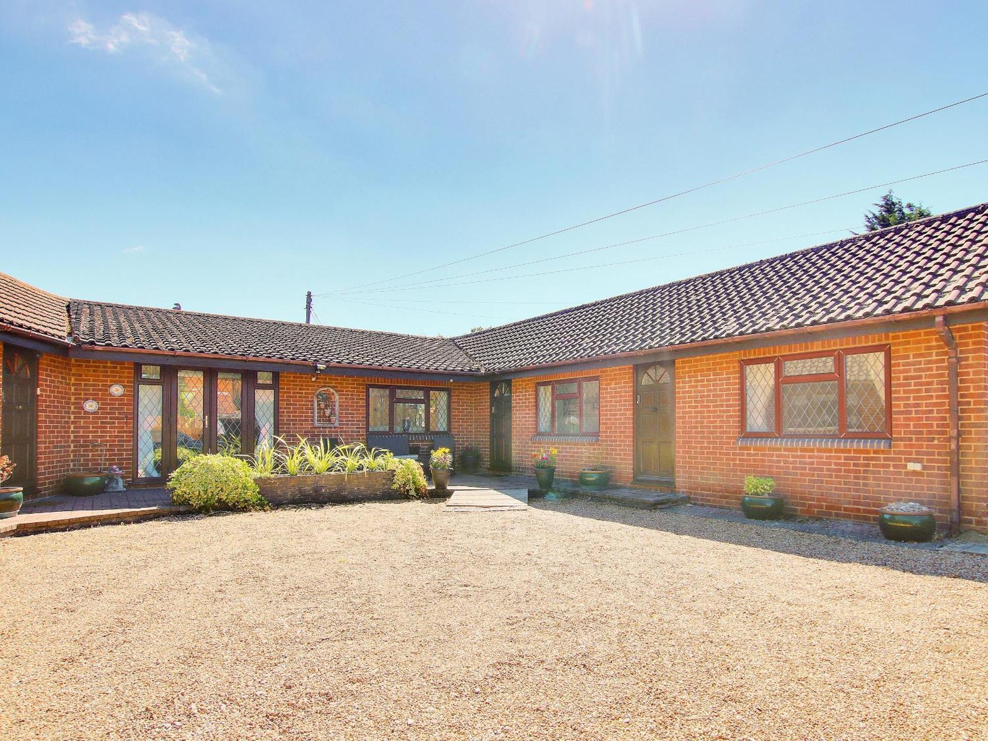 Irenic Lodge Netley Marsh Exteriör bild